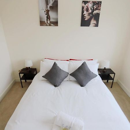 Easytravel Luxury Nec/Airport 3 Beds House Birmingham Exterior foto